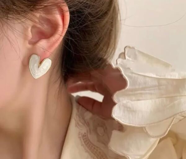 WHITE ENAMEL HEART STUDS - Image 2