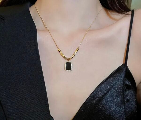 SQUARE BEADS BLACK PENDANT CHAIN NECKLACE - Image 2